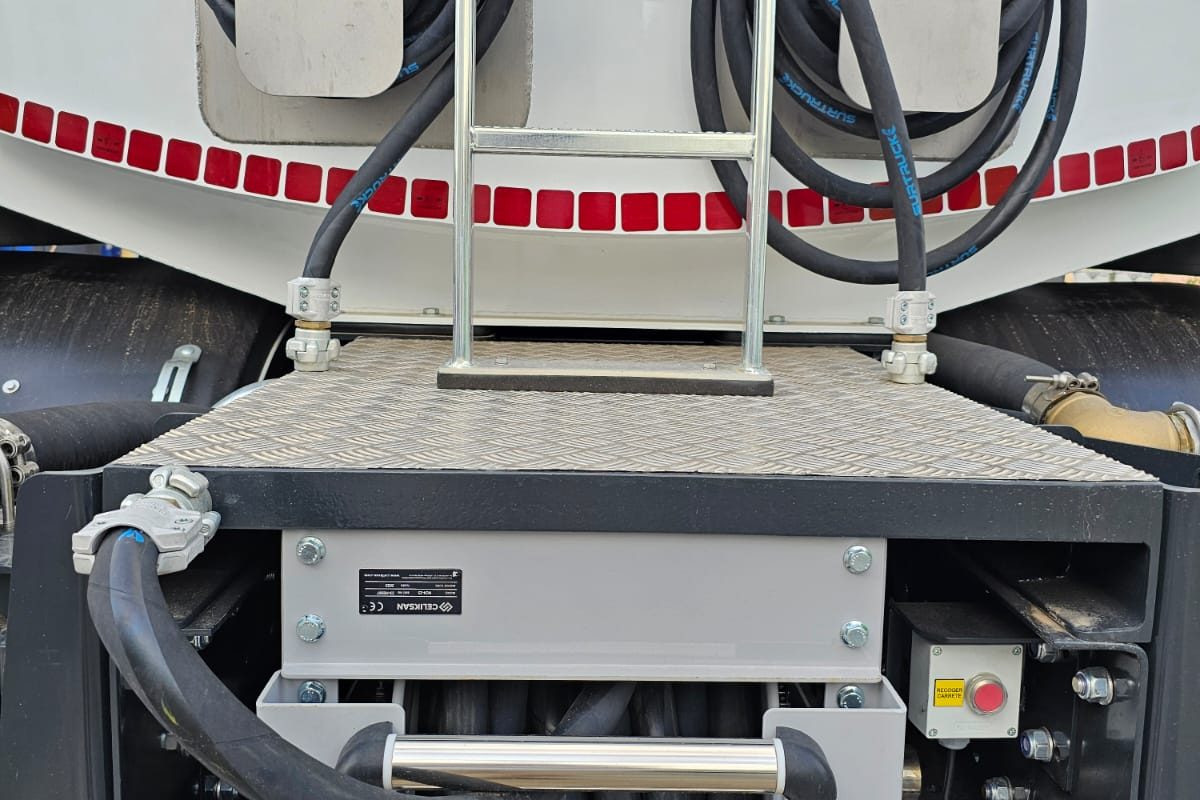 WhatsApp Image 2024-10-29 at 17.32.34 (2)