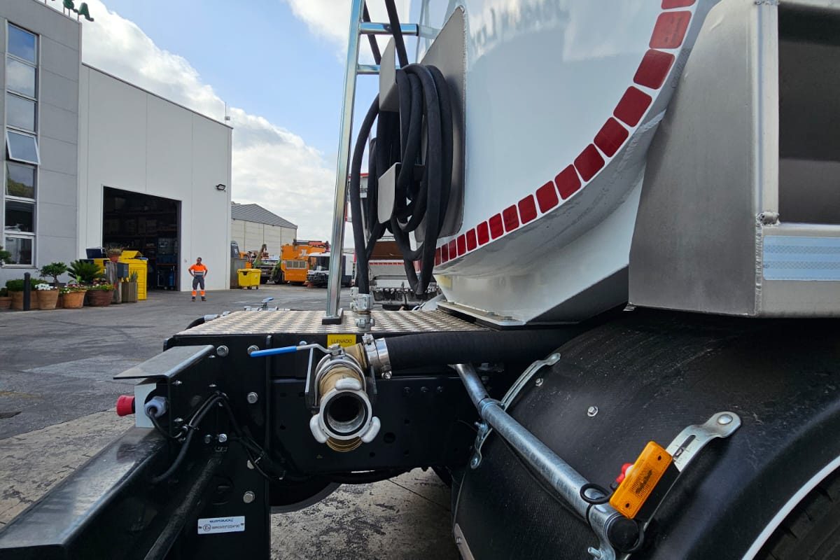 WhatsApp Image 2024-10-29 at 17.32.35 (4)